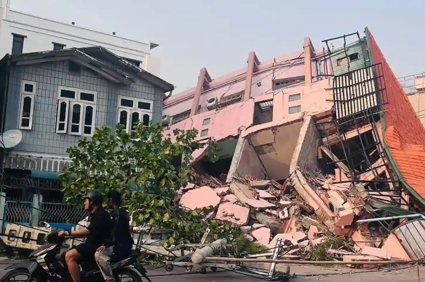 Terremoto de magnitude 7,7 atinge Mianmar, derruba prédio na Tailândia e deixa mortos e desaparecidos