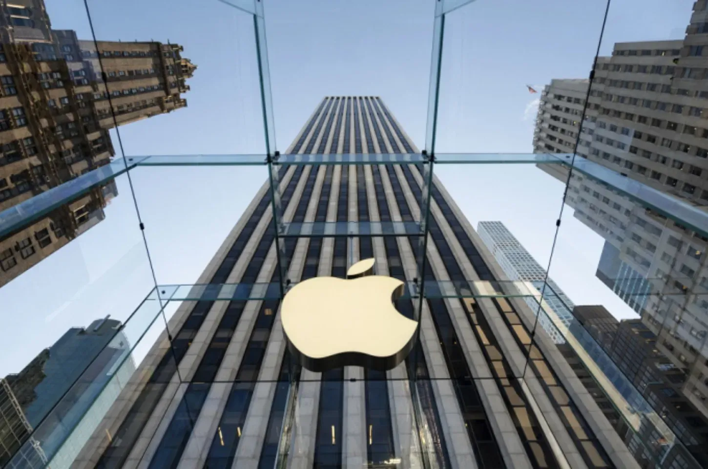 Apple planeja aumentar envio de iPhones da Índia para os EUA para compensar tarifas sobre produtos chineses