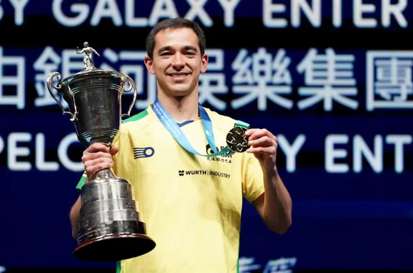 Calderano derrota líder do ranking e é campeão da Copa do Mundo de tênis de mesa