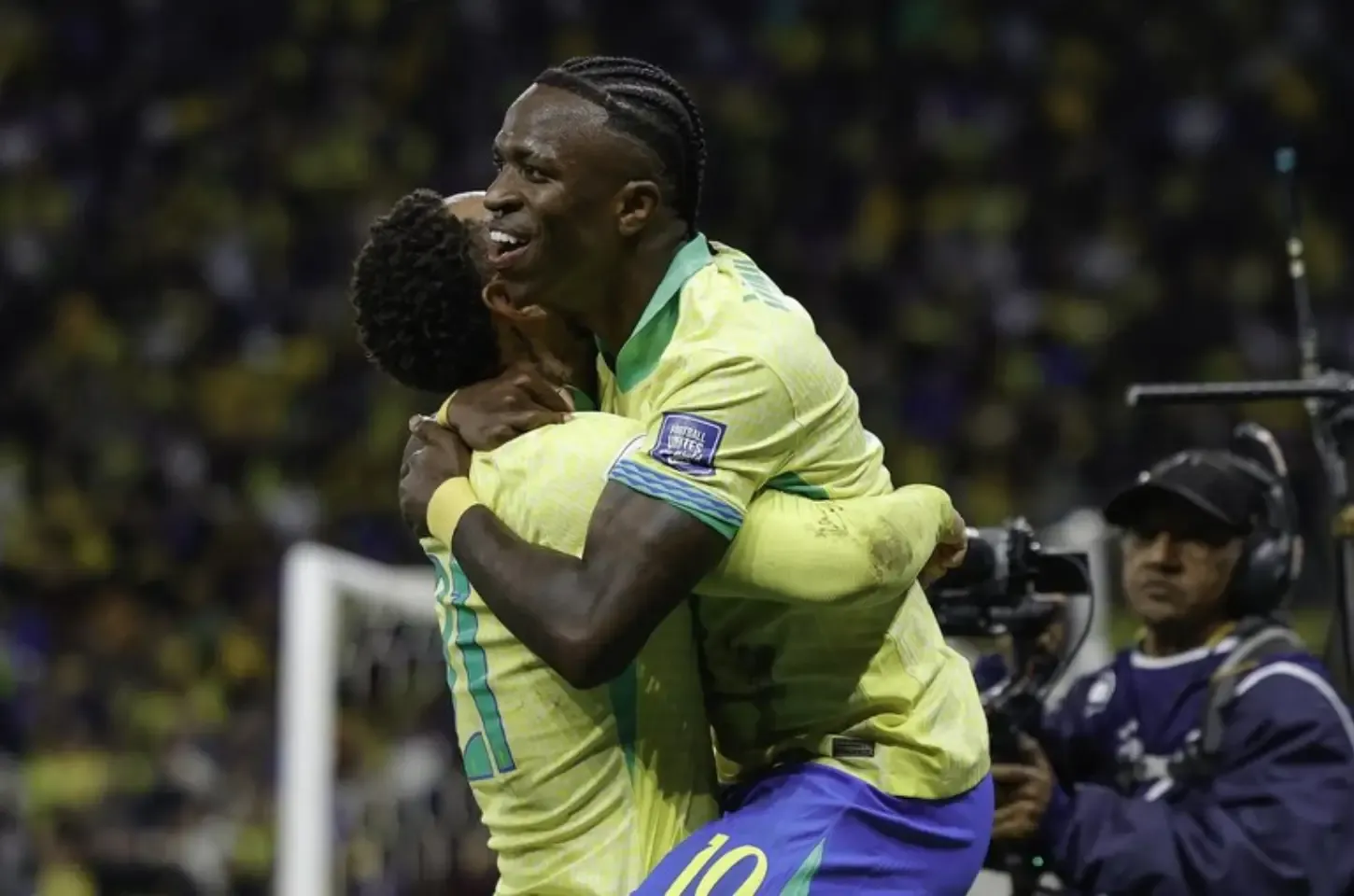 Brasil domina, vence Paraguai e carimba vaga na Copa do Mundo