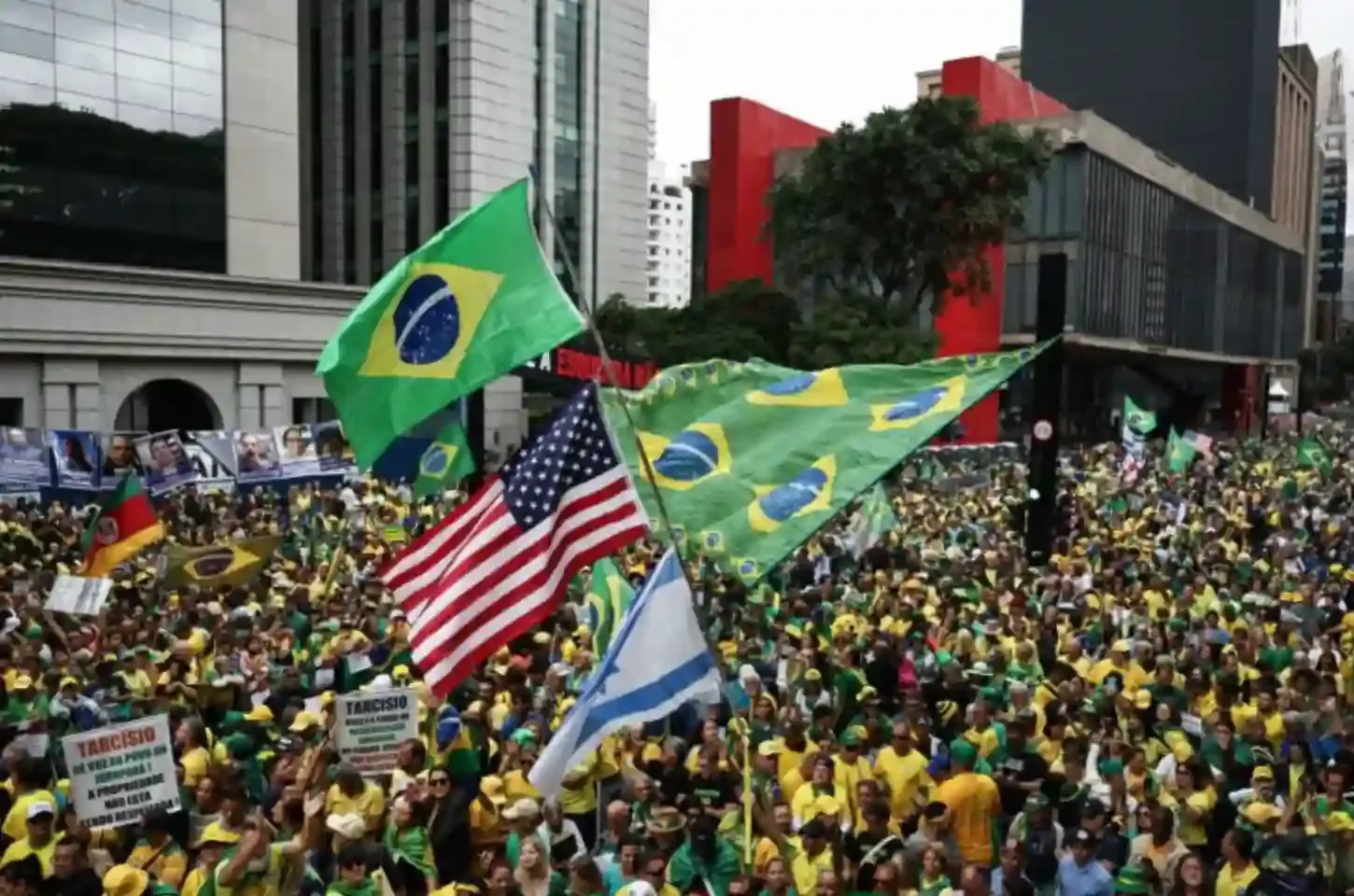 Chega de democracia relativa! Espero você na Paulista, neste domingo 29