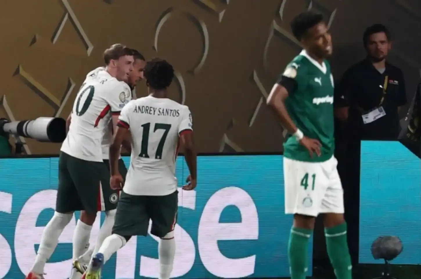 Chelsea acha gol no fim, elimina Palmeiras e encara Fluminense na semifinal do Mundial de Clubes