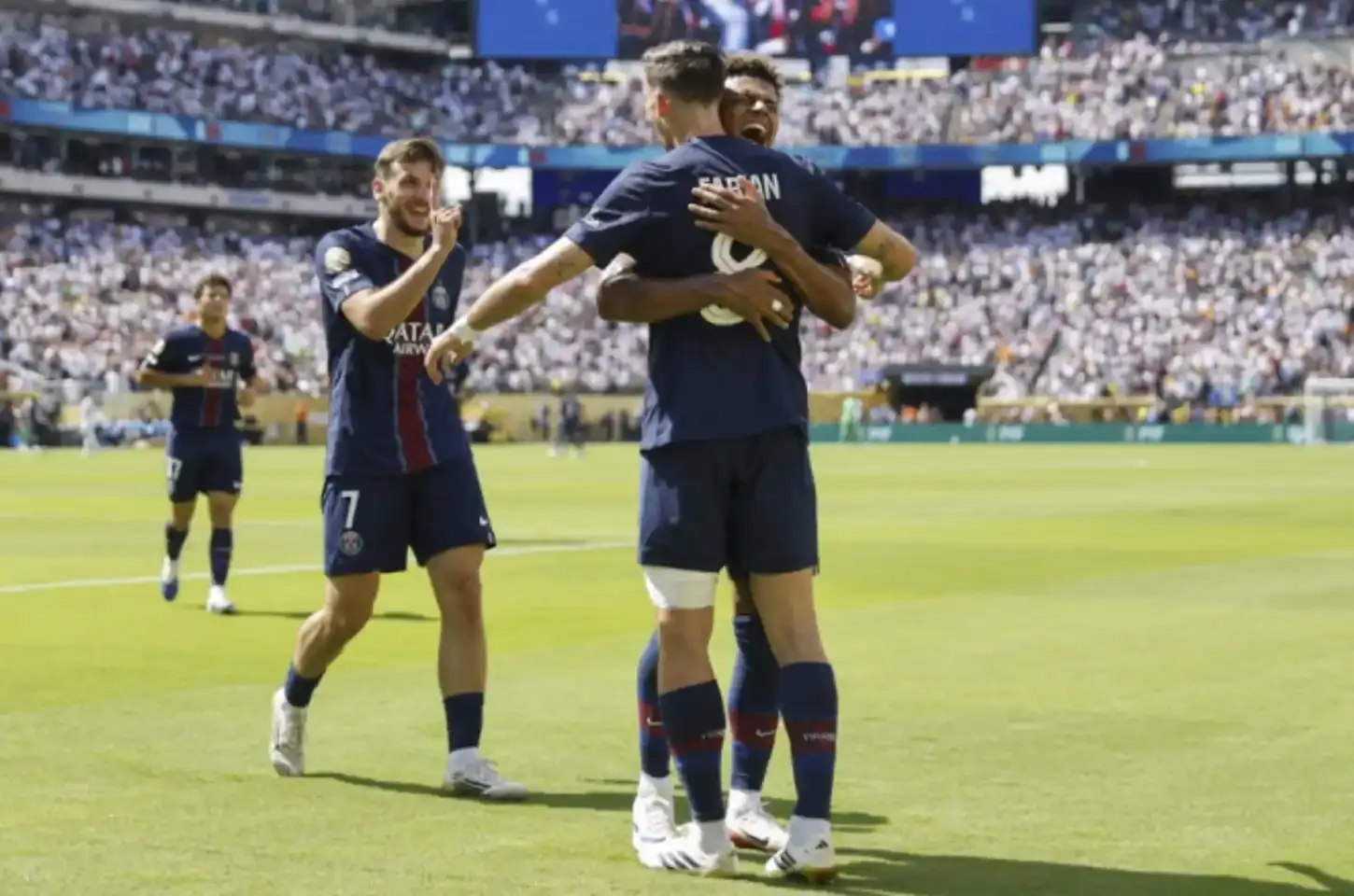 PSG atropela Real Madrid, define o jogo no primeiro tempo e vai à final do Mundial contra o Chelsea