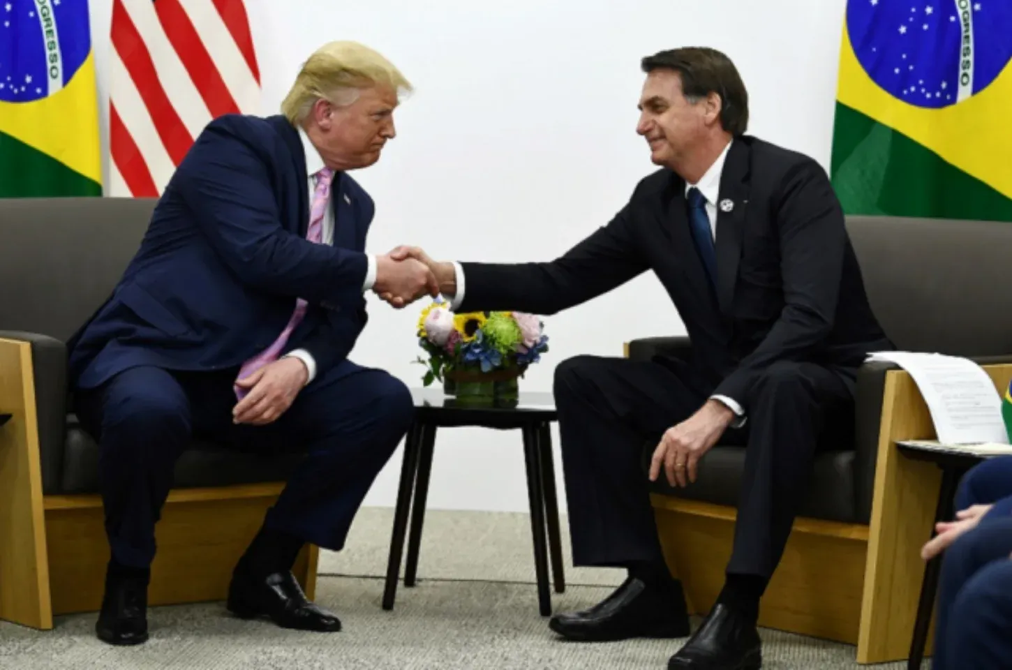 Trump acusa Brasil de ‘caça às bruxas’ e sai em defesa de aliado: ‘Deixe Bolsonaro em paz!’
