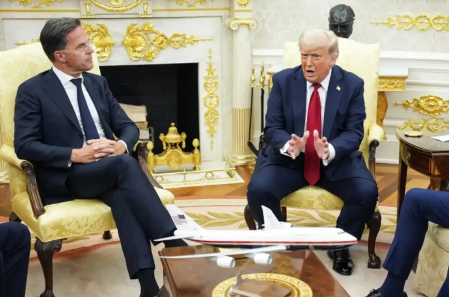Trump ameaça Rússia com tarifa de 100% caso não chegue a acordo com Ucrânia em 50 dias