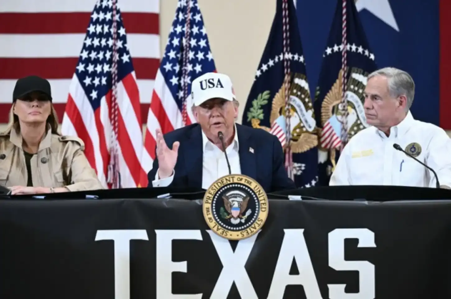 Trump visita o Texas para avaliar danos das enchentes devastadoras