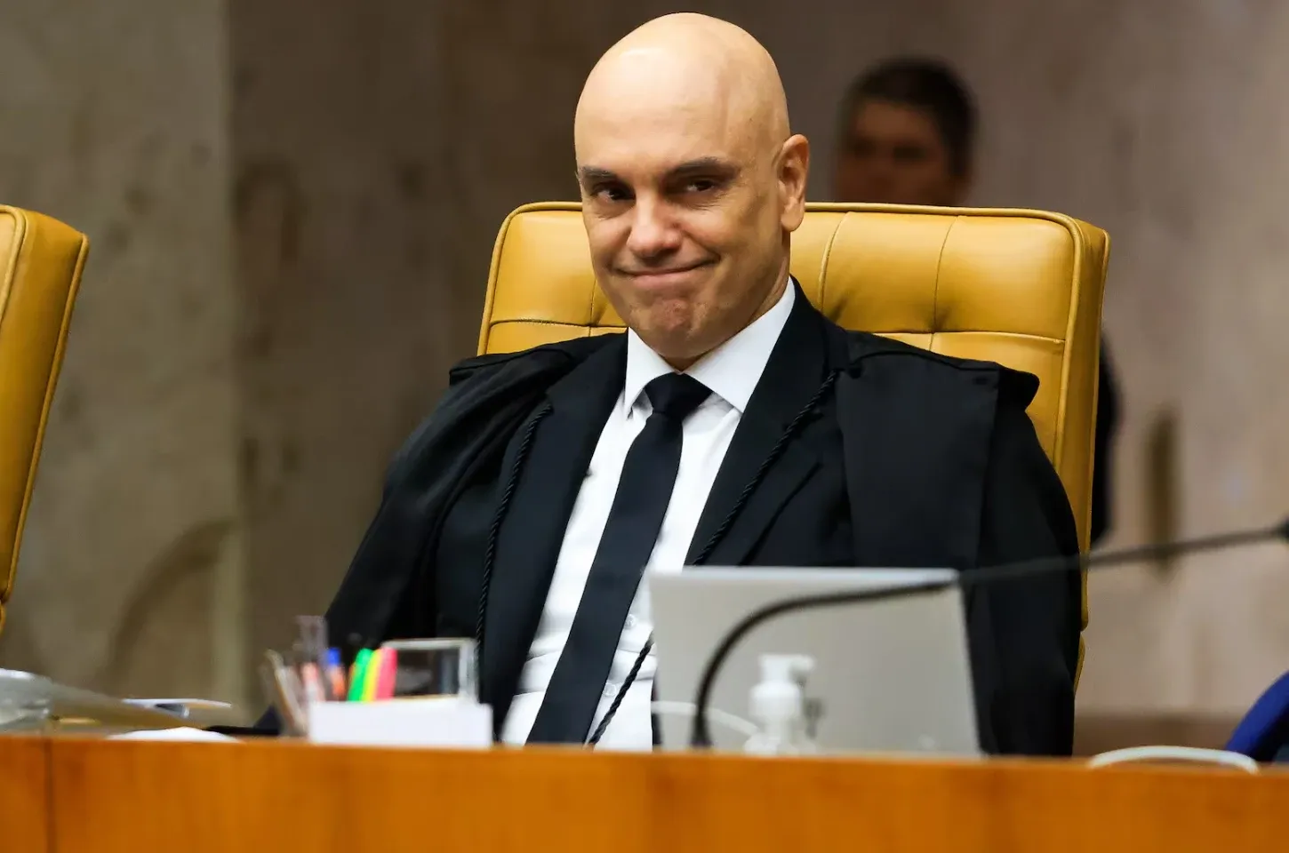 Oposição consegue 41 assinaturas e impeachment de Moraes ganha força no Senado
