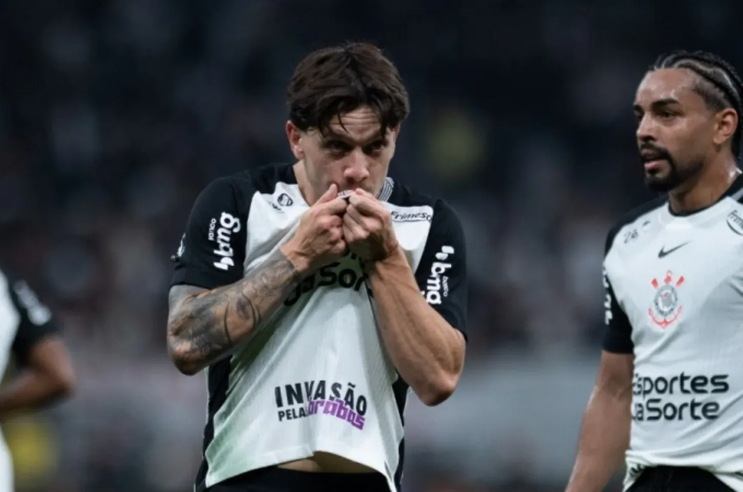 Corinthians elimina Athletico-PR e avança às semifinais da Copa do Brasil