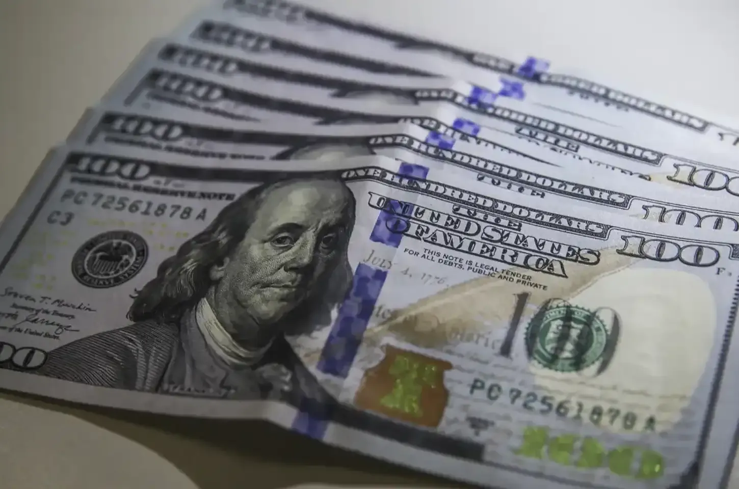 Dólar supera R$ 5,35 após dados dos EUA; Ibovespa fecha em queda com realização de lucros