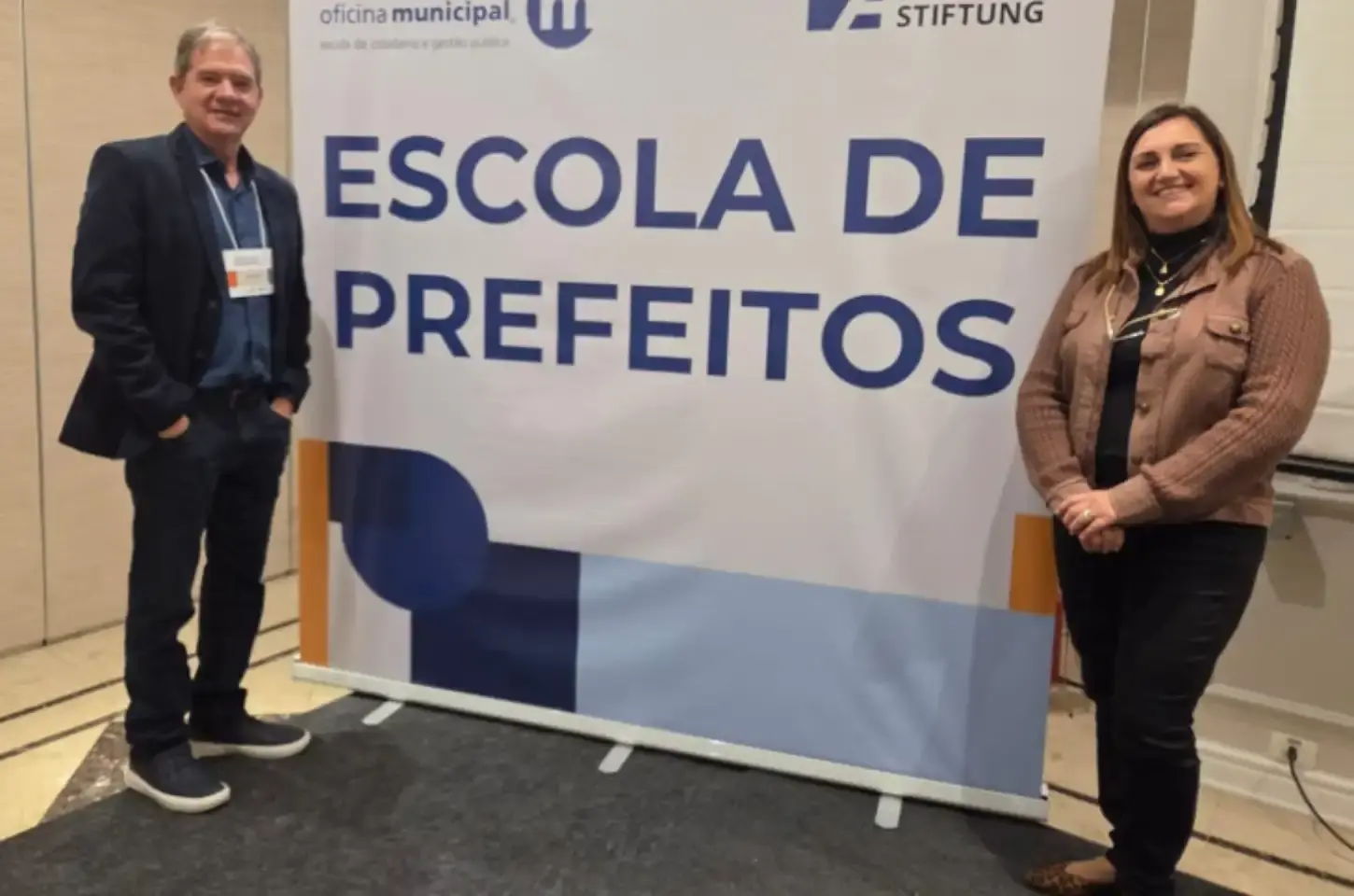 Chefe do Executivo de Quatá marca presença na Escola de Prefeitos 2025