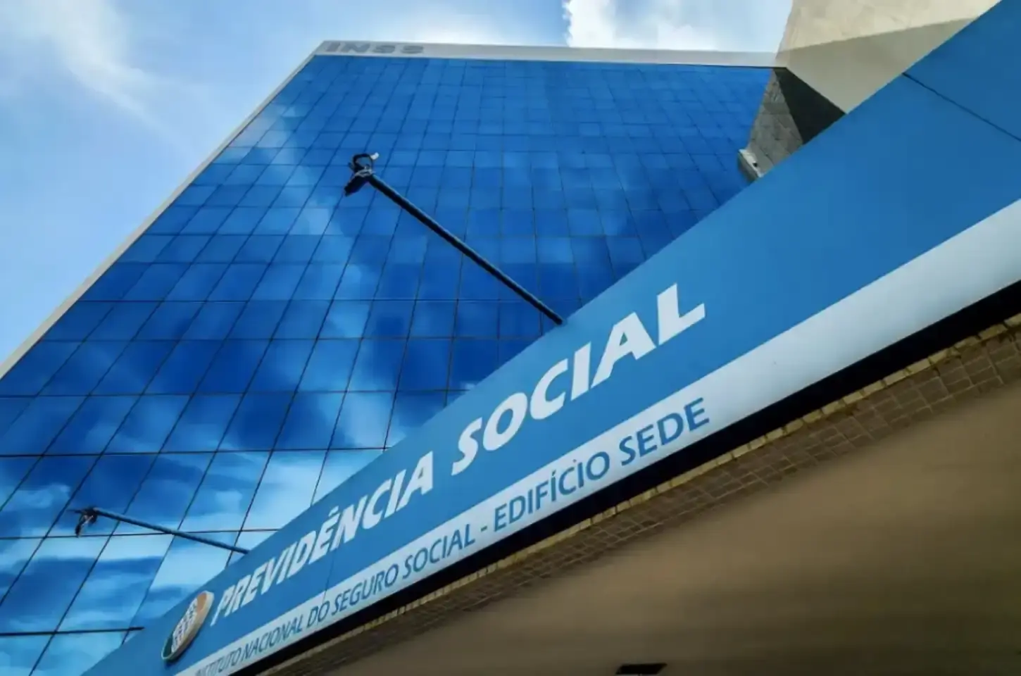 INSS cessa novos consignados do Banco Inter e mais 3 instituições