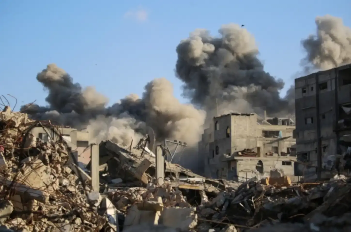 Israel faz novo ataque em Gaza após noite mais letal desde cessar-fogo