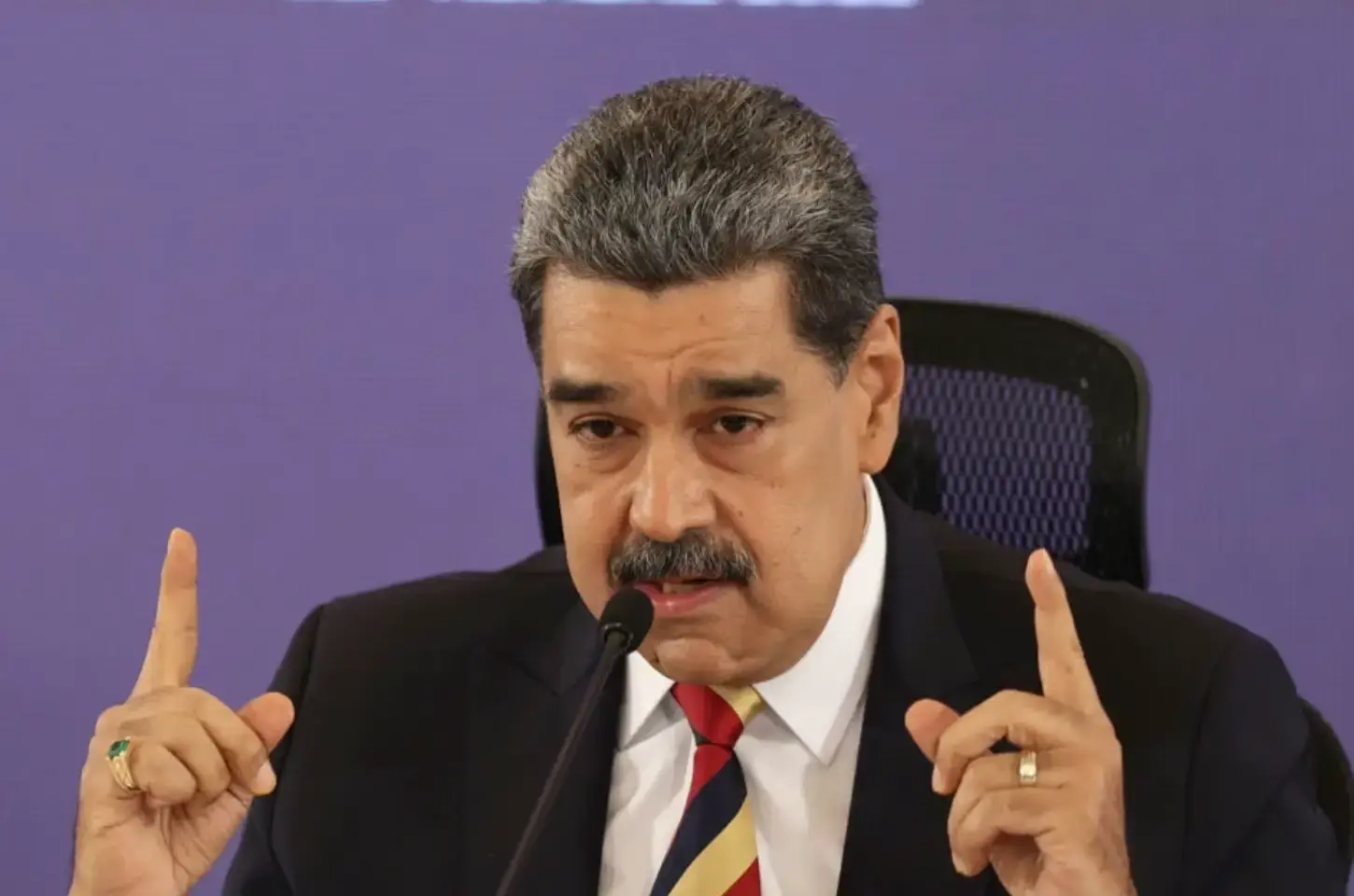 Avião oficial da Venezuela pousa próximo da fronteira com o Brasil