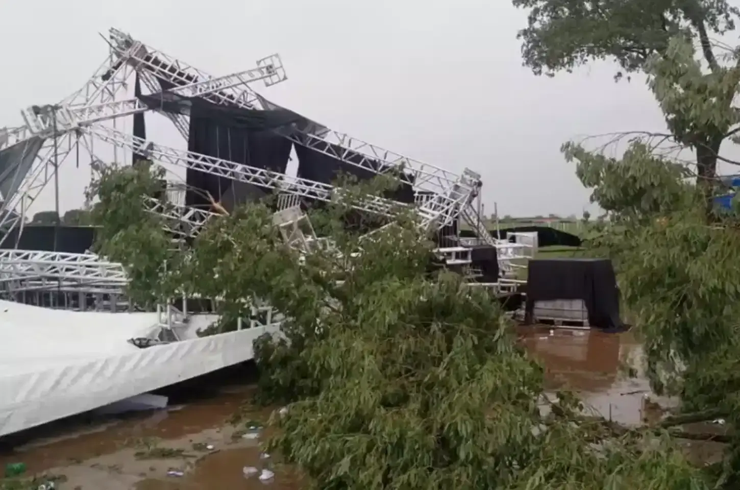 Festa termina em tragédia após vendaval de quase 100km/h em Regente Feijó, interior de SP