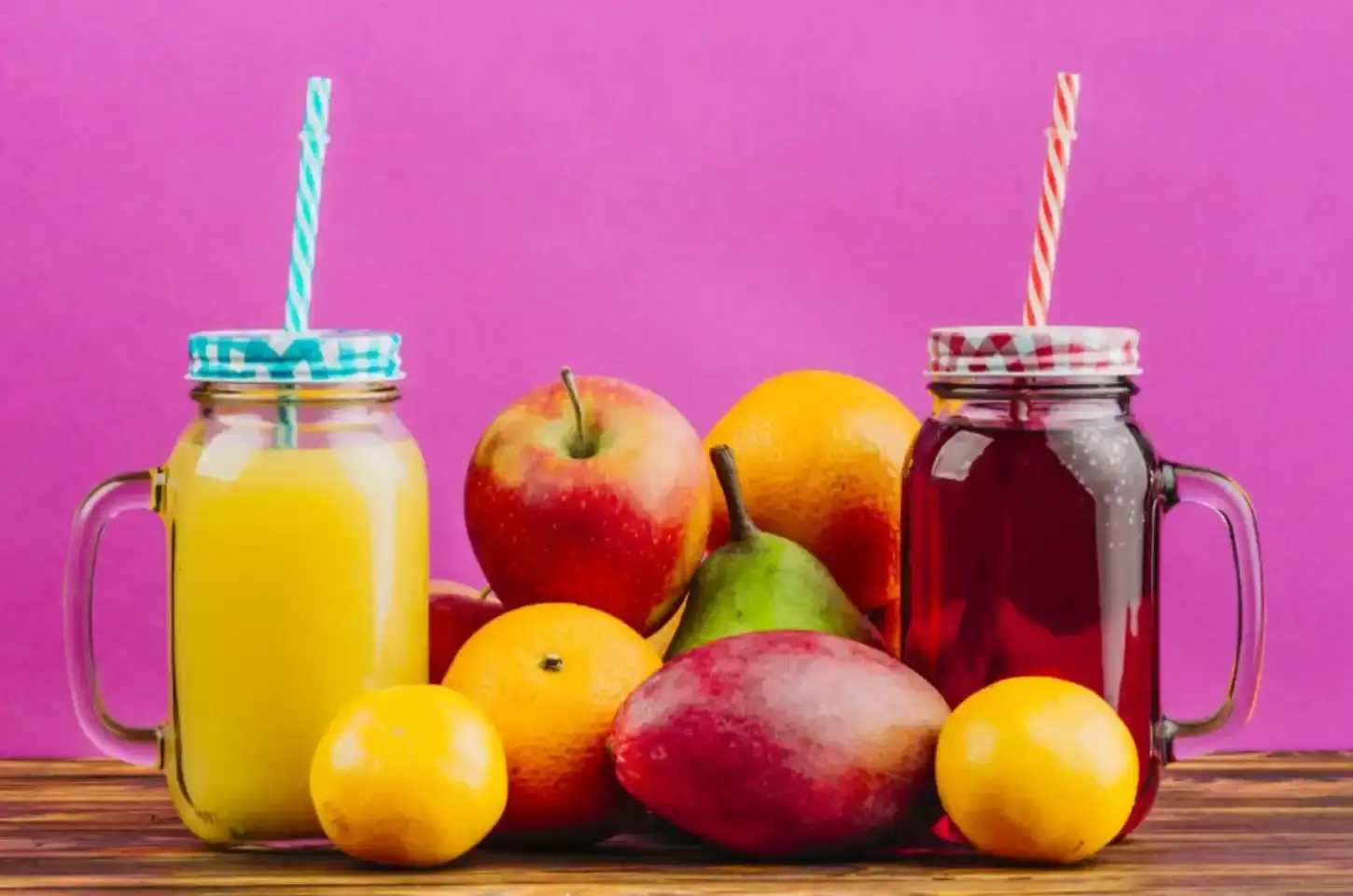 Por que comer fruta é melhor do que tomar suco? Entenda