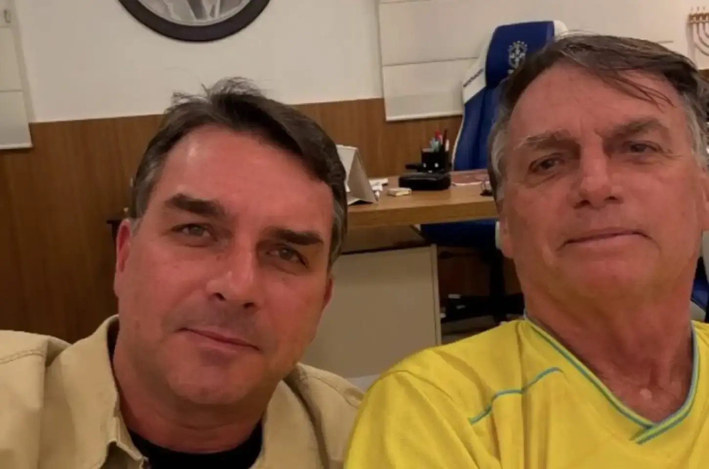 Bolsonaro a Flávio: “Fica firme, moleque, a gente vai ganhar”