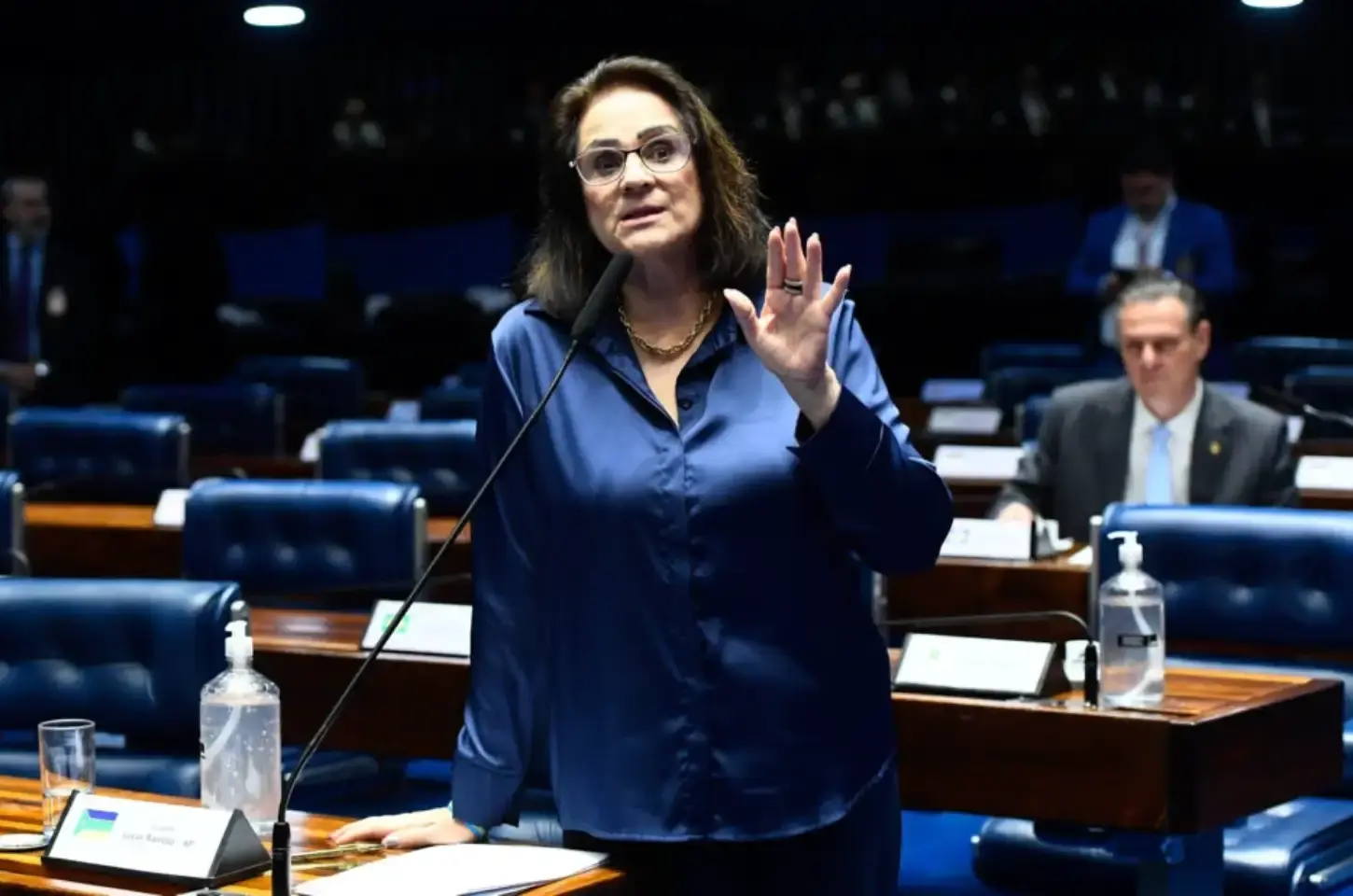 Damares aciona PGR com pedido de impeachment contra Moraes