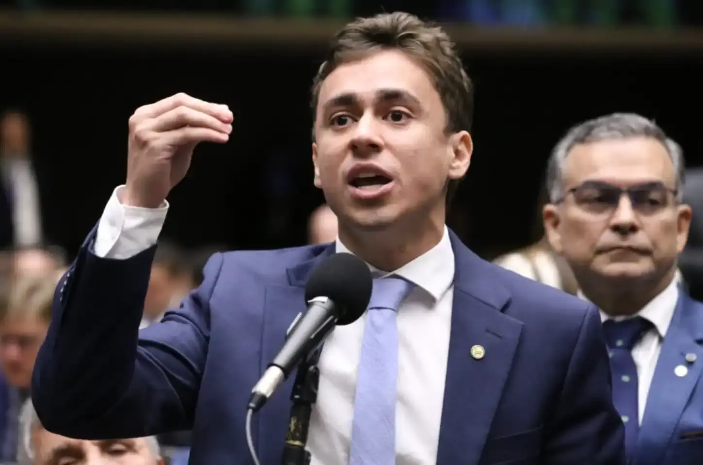“Não subestimem o sobrenome Bolsonaro”, diz Nikolas