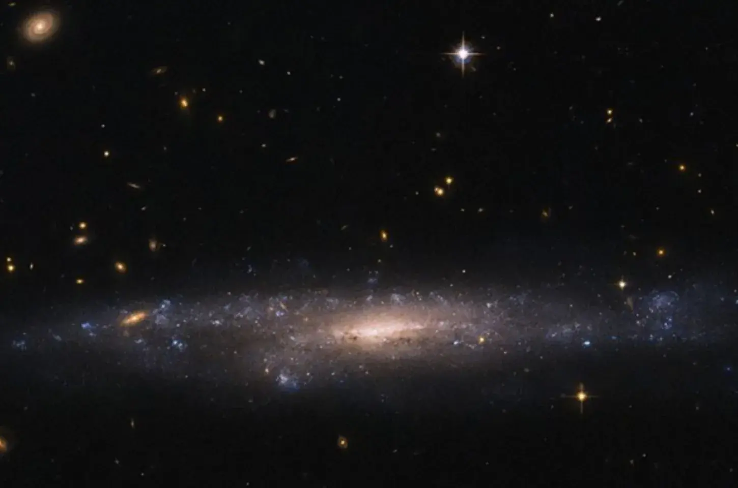 Telescópio da Nasa captura imagens de cometa que se aproxima da Terra