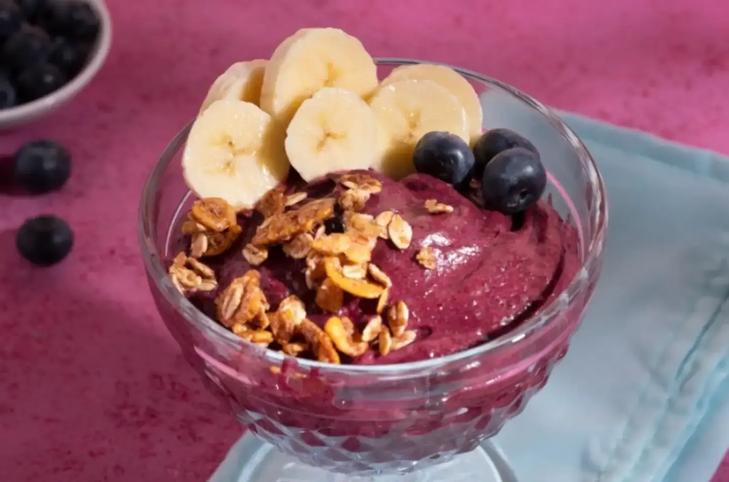 Açaí com granola: Por que atletas estão apostando neste lanche?