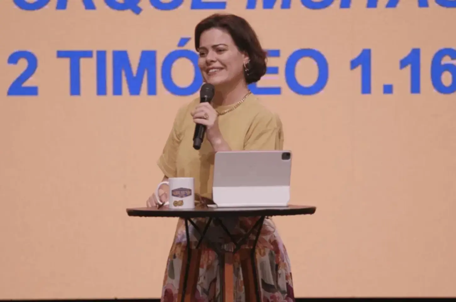 Ana Paula Valadão apoia Nikolas Ferreira e profetiza sobre o Brasil