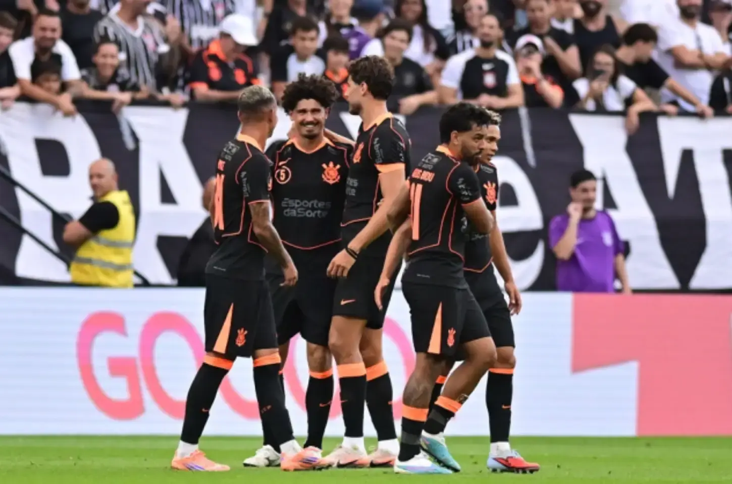 Corinthians faz 3 a 0 na Ponte Preta em estreia no Paulistão