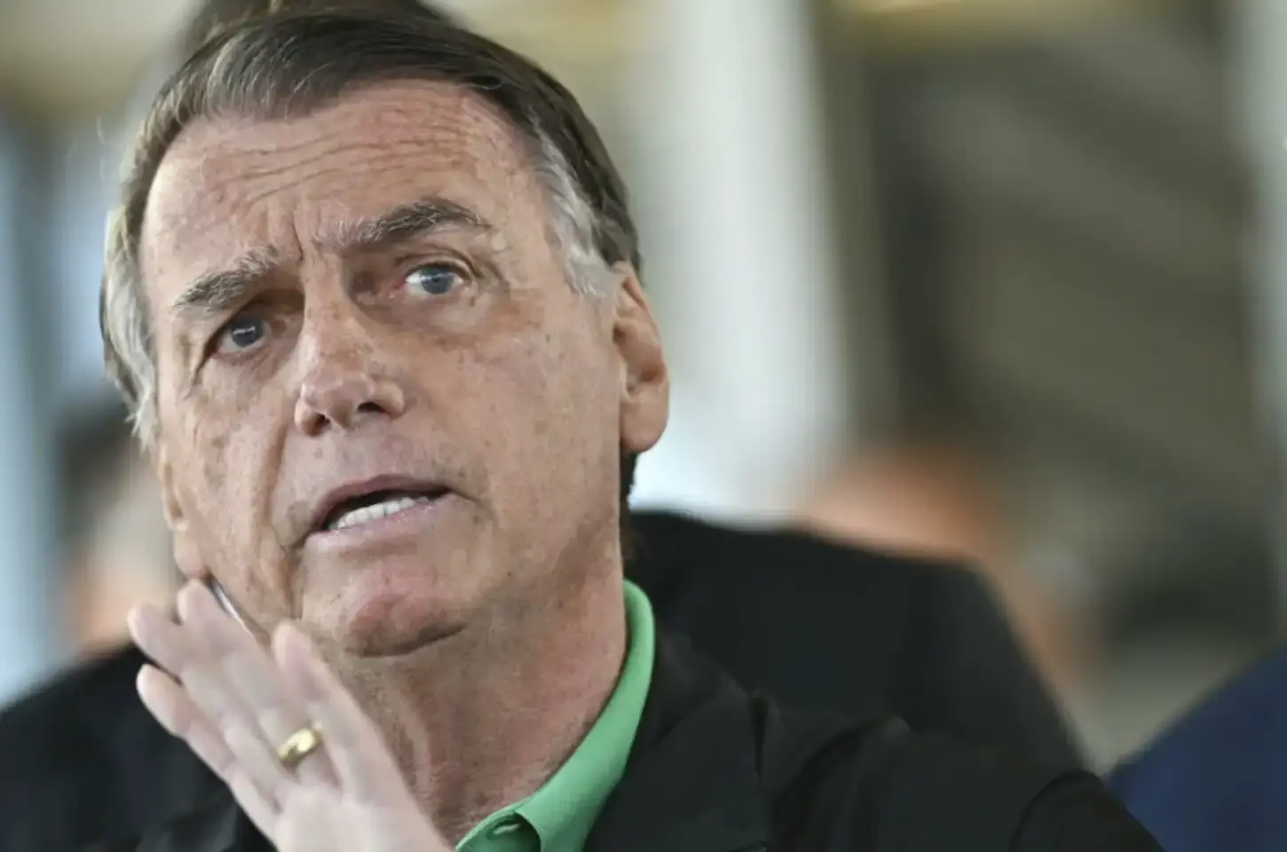 Jair Bolsonaro teve traumatismo cranioencefálico leve, diz médico