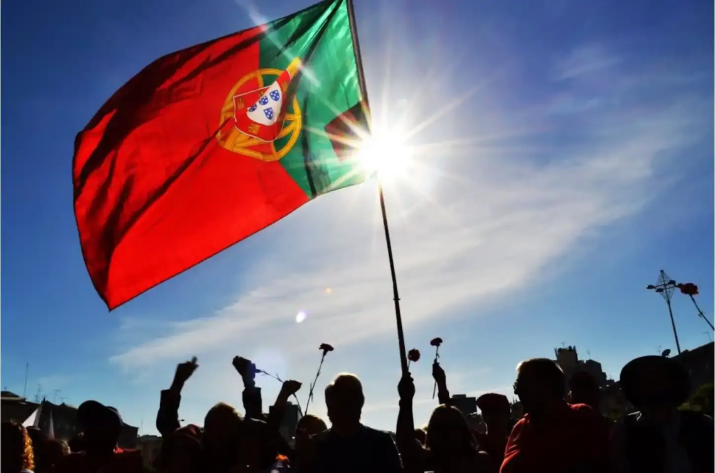 Portugal: Candidatos socialista e de direita vão disputar 2º turno