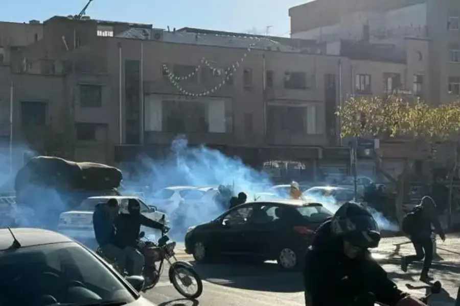 Protestos contra governo no Irã se espalham por mais de metade das províncias do país