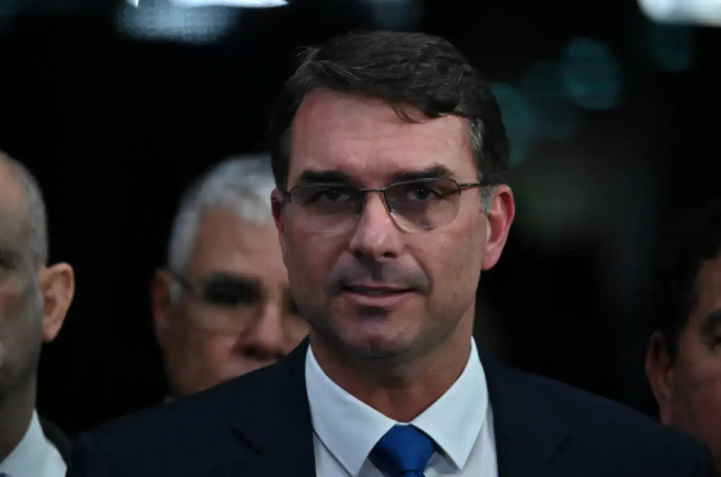 Flávio Bolsonaro diz que, se eleito, usará seu prestígio para reduzir maioridade penal