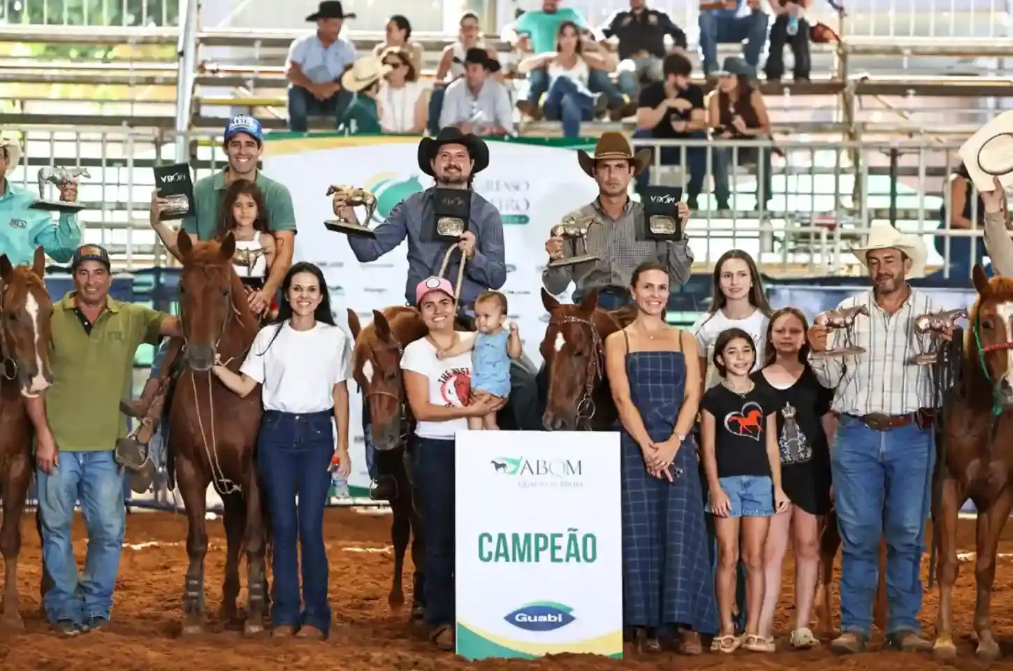 Tupã sobe ao pódio nacional: Leandro Marquezi é campeão em congresso de Team Penning