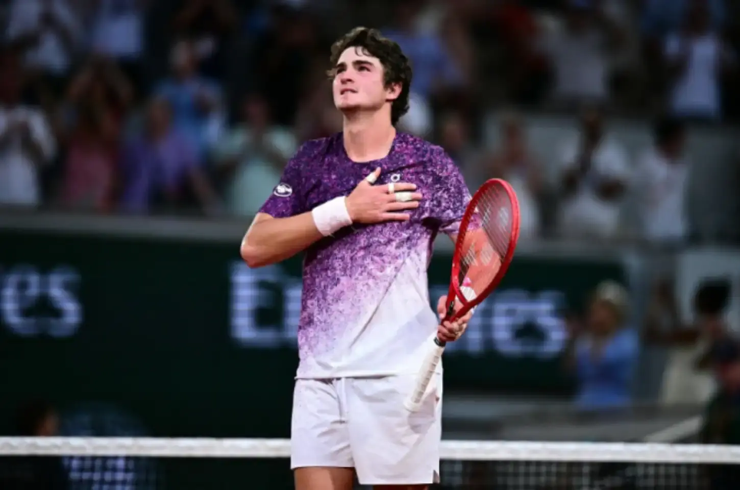 História em Roland Garros: João Fonseca vence Djokovic e avança em Paris