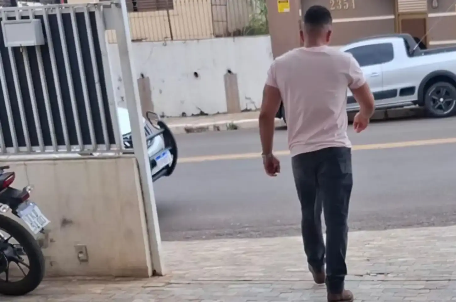 Comissionado saindo da Loja